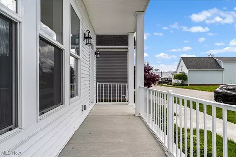 360 Bascule Dr, Lorain, OH 44052 photo 4