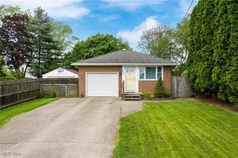 186 Durling Dr, Wadsworth, OH 44281