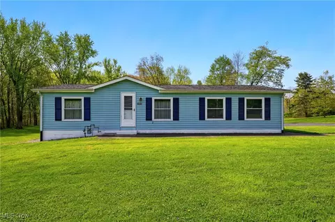 10544 Holcomb Rd, Newton Falls, OH 44444