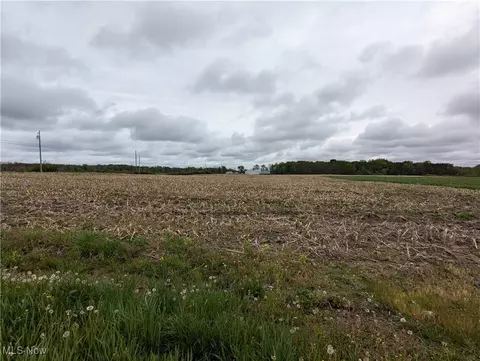 5922 Hall Rd, Dorset, OH 44003 photo 4