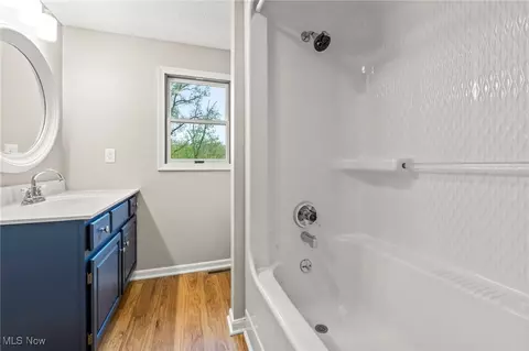 Bath - 3420 Shad Dr E, Mansfield, OH 44903 photo 3 of 6