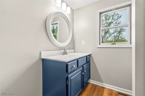 Bath - 3420 Shad Dr E, Mansfield, OH 44903 photo 4 of 6