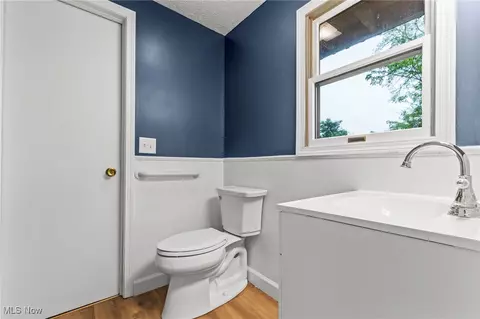 Bath - 3420 Shad Dr E, Mansfield, OH 44903 photo 5 of 6