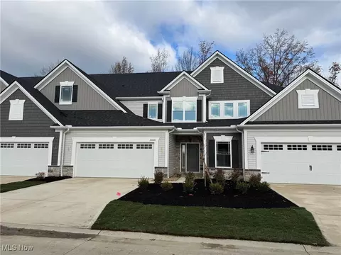 32066 Tuscan Ln #L-5, Avon Lake, OH 44012