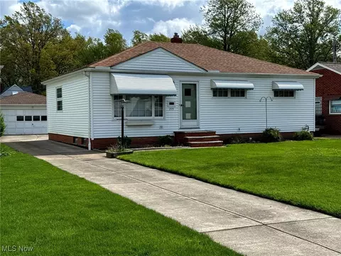 273 E 315th St, Willowick, OH 44095