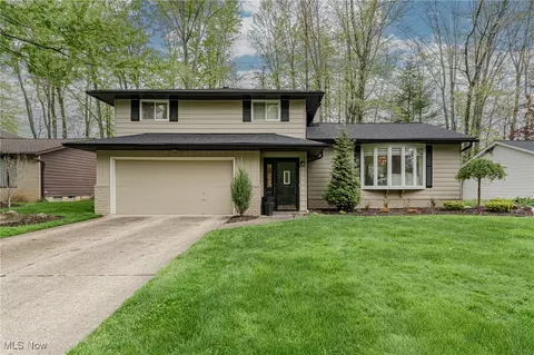 33373 Cromwell Dr, Solon, OH 44139