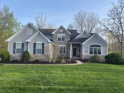4886 Paxton Rd, Akron, OH 44321