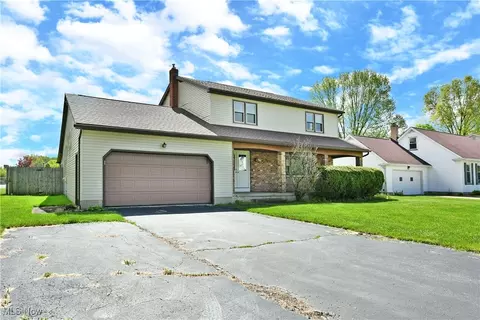5225 Trotter Dr, Boardman, OH 44512 photo 2