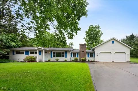 8936 Taylor May Rd, Chagrin Falls, OH 44023