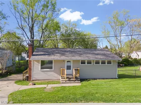 1615 39th St NW, Canton, OH 44709