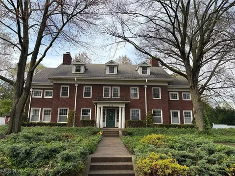 225 21st St NW, Canton, OH 44709