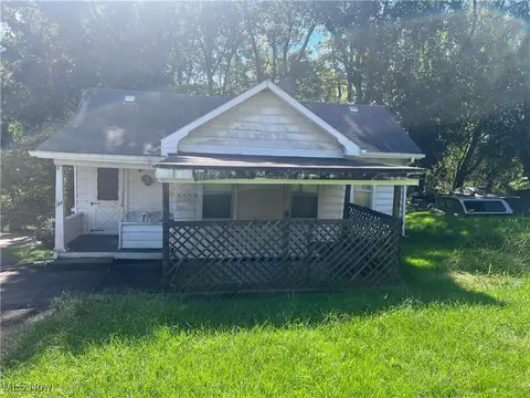 144 Franklin St, Weirton, WV 26062
