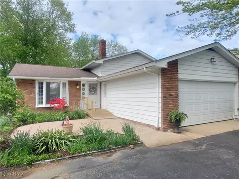 34671 Lake Shore Blvd, Timberlake, OH 44095