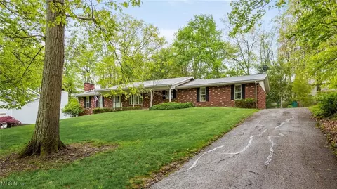 1830 Aspen Dr, Zanesville, OH 43701