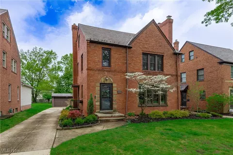 2312 Glendon Rd, University Heights, OH 44118