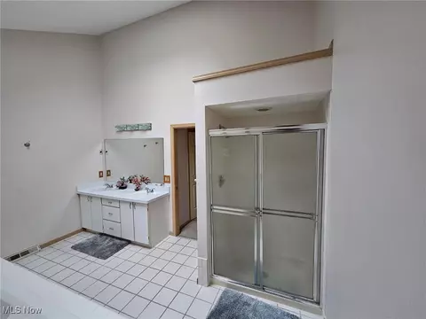 36212 Derby Downs Dr, Solon, OH 44139 photo 18
