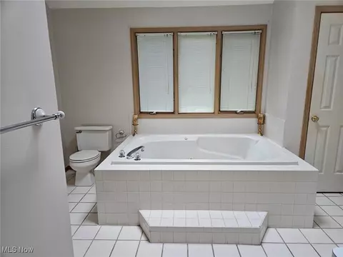 36212 Derby Downs Dr, Solon, OH 44139 photo 17
