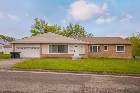 902 Diana Ave, Akron, OH 44307