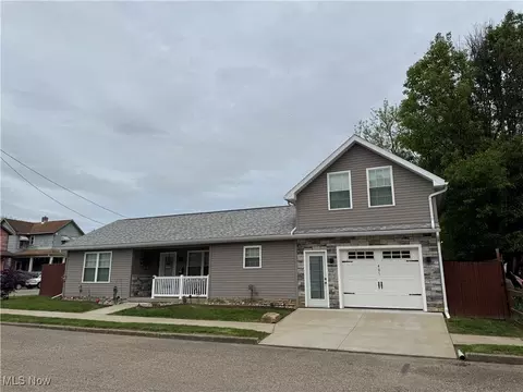 405 E 2nd St, Uhrichsville, OH 44683