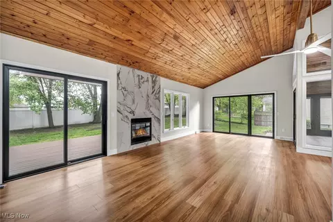 433 Herbert Rd, Akron, OH 44312 photo 6
