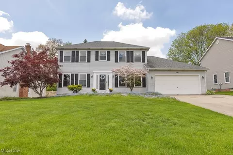 1322 Sharonbrook Dr, Twinsburg, OH 44087