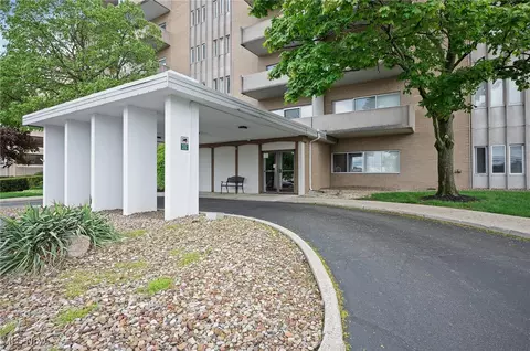 3167 Linden Rd #610, Rocky River, OH 44116