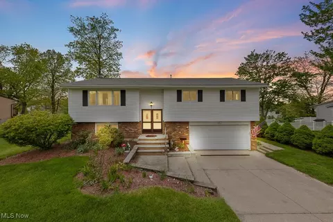 1554 Mckinley Ave, Brunswick, OH 44212