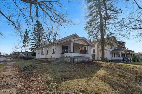 1945 S Heights Ave, Youngstown, OH 44502