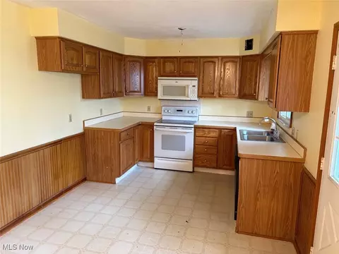Kitchen - 712 Freedom Ave, Akron, OH 44310 photo 1 of 1