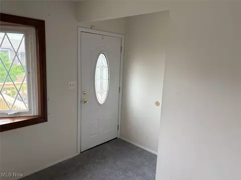 Entry Way - 712 Freedom Ave, Akron, OH 44310 photo 1 of 1