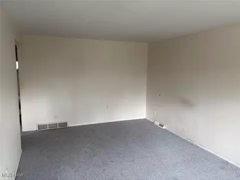 Living - 712 Freedom Ave, Akron, OH 44310 photo 2 of 2