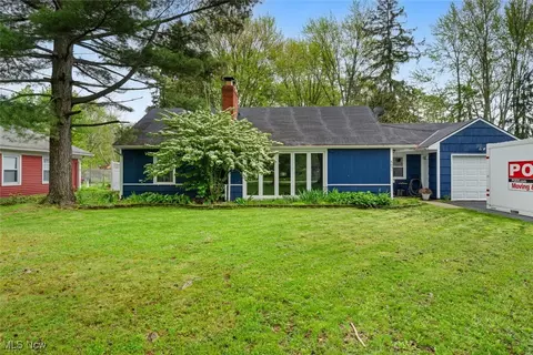 8651 Lindbergh Blvd, Olmsted Falls, OH 44138