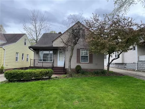11904 Hastings Rd, Garfield Heights, OH 44125