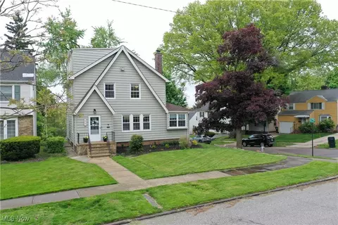 3827 Tremont Rd, Cleveland Heights, OH 44121