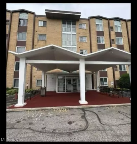 25735 Lorain Rd #222, North Olmsted, OH 44070