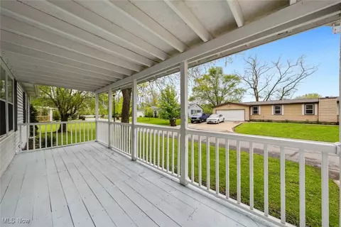 18 Lakeview Ct, Lagrange, OH 44050 photo 4