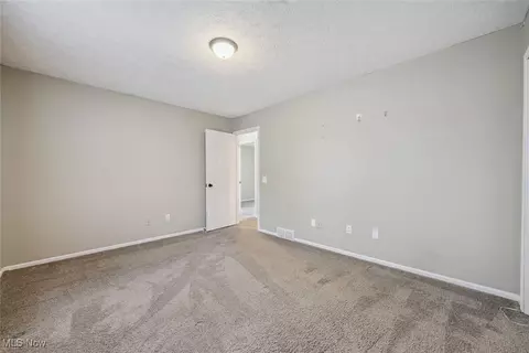 18 Lakeview Ct, Lagrange, OH 44050 photo 23