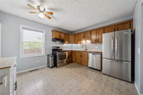 18 Lakeview Ct, Lagrange, OH 44050 photo 12