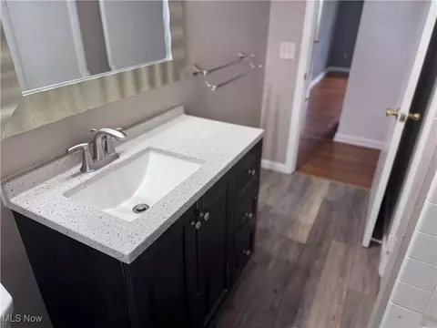 Bath - 1422 Lorimer Rd, Parma, OH 44134 photo 2 of 3