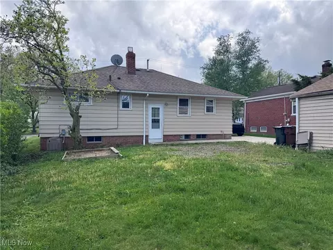 Exterior - 1422 Lorimer Rd, Parma, OH 44134 photo 2 of 2