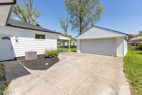 Exterior - 185 Eldred Ave, Bedford, OH 44146 photo 5 of 5