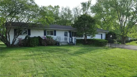 1026 Country Club Dr, Zanesville, OH 43701