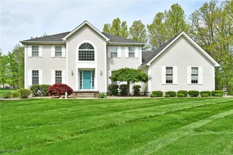 570 Stoneybrook Ln, Canfield, OH 44406
