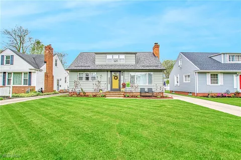 16419 Parklawn Ave, Middleburg Heights, OH 44130