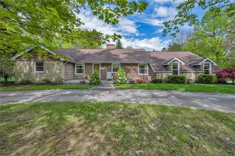 8665 Johnnycake Ridge Rd, Mentor, OH 44060