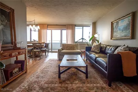 12900 Lake Ave #1915, Lakewood, OH 44107