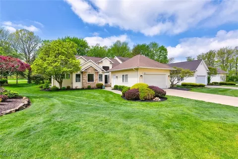 388 Muirfield Dr, Highland Heights, OH 44143