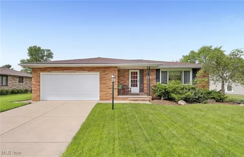 13430 Pawnee Trl, Middleburg Heights, OH 44130
