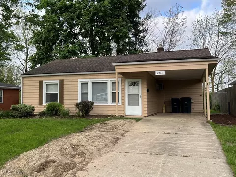 2313 Nesmith Lake Blvd, Akron, OH 44314