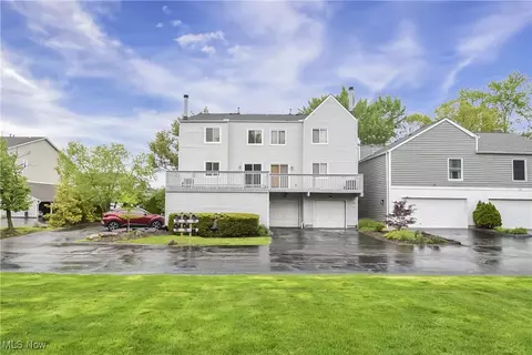 1310 Patti Park #G4, Westlake, OH 44145